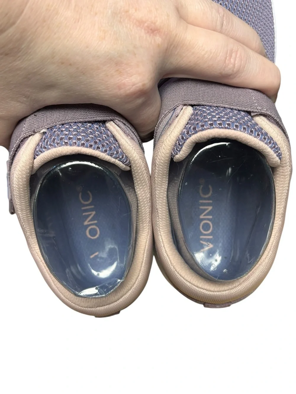 Vionic Brisk Ema Comfort Walking Sneakers in Lite Purple– Women’s Size 9 Wide